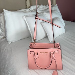 Beautiful pink Michael kors crossbody handbag